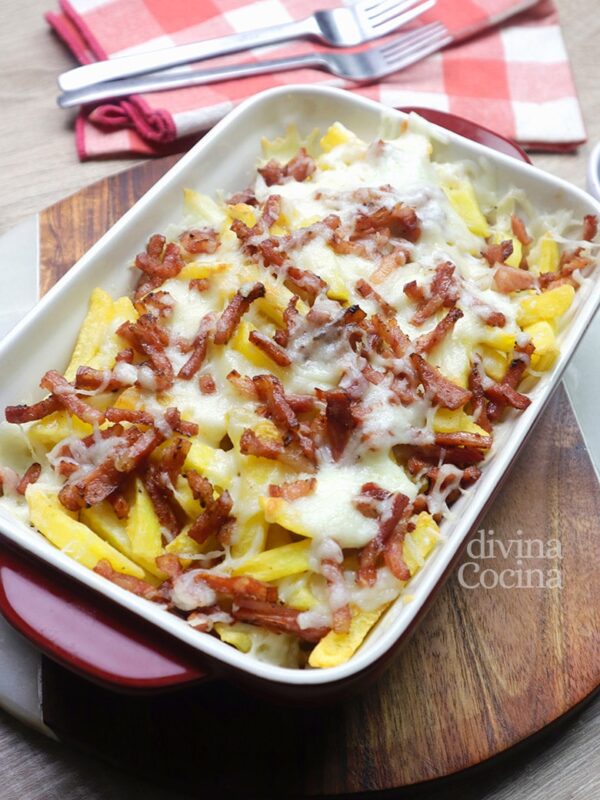 Patatas con queso y bacon