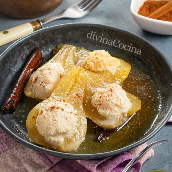 Peras con Mascarpone y sirope de canela