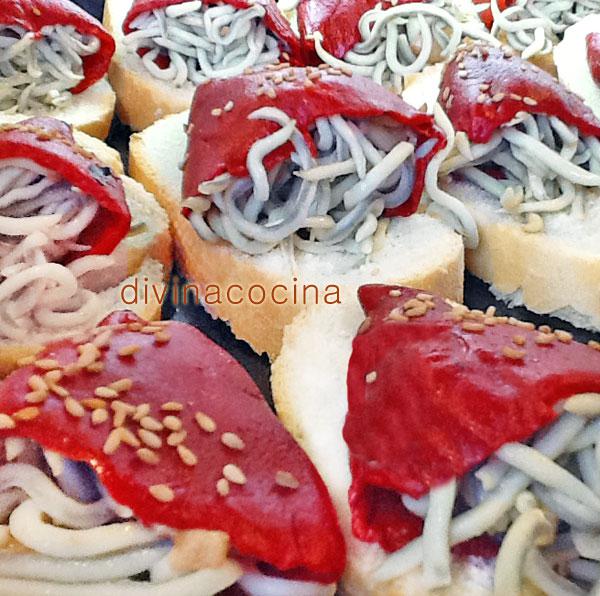 Pincho de gulas y piquillos