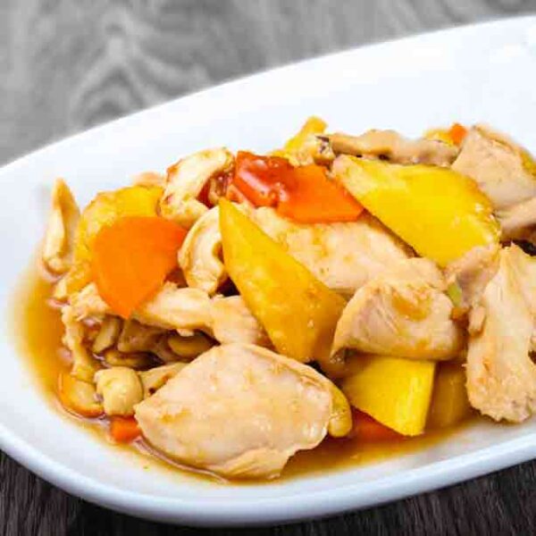 Pollo con piña al estilo chino