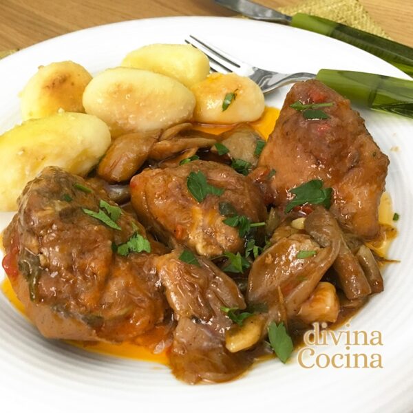 Pollo estofado con setas
