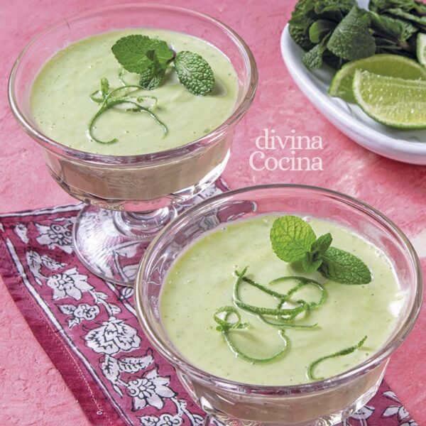 Postre de aguacate, lima y hierbabuena