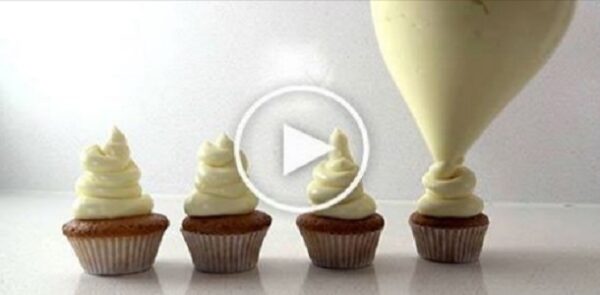 Qué genia, le queda bien firme. La recomiendo Cómo hacer buttercream ¡Más firme y más blanco!