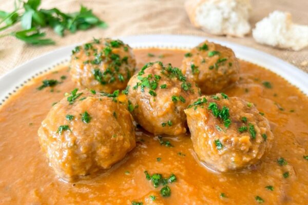 Receta de Albóndigas al horno en salsa española