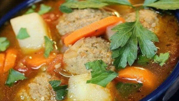 Receta de caldo de albondigas
