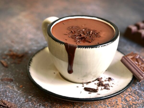 Receta de chocolate caliente con vino tinto casero