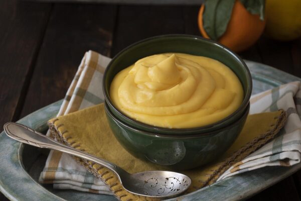 Receta de crema pastelera casera paso a paso.