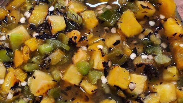 Rica salsa tatemada de piña