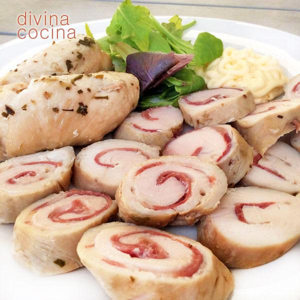 Rollitos de pechuga rellena Rollitos de pechuga rellena