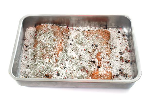 salmon marinado paso 1 salmon marinado paso 1