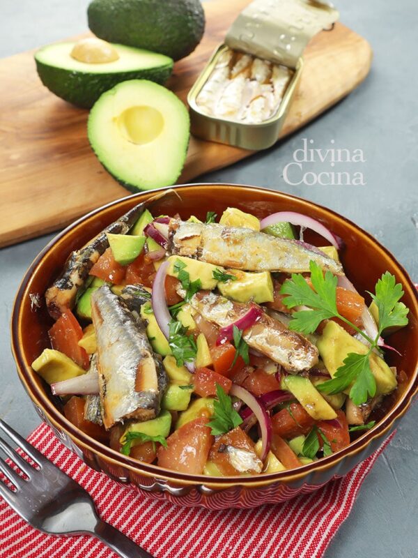 Salpicón de aguacates con sardinillas