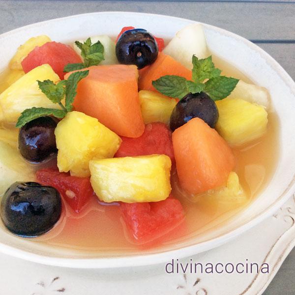 Sopa de frutas de temporada