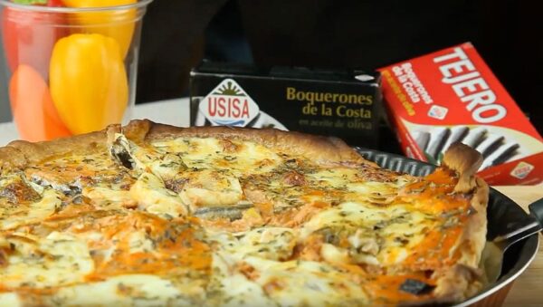 Tartaleta de boquerones, tomate y mozzarella