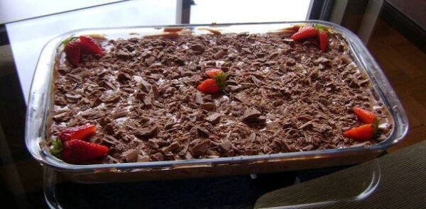Torta de chocolate super fácil é muito fácil de preparar e fica super saboroso!