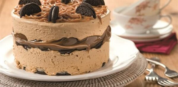 Torta helada de dulce de leche y oreo mezcla 4 ingredientes y listo, Si te gusta dinos HOLA y dale a Me Gusta MIREN …