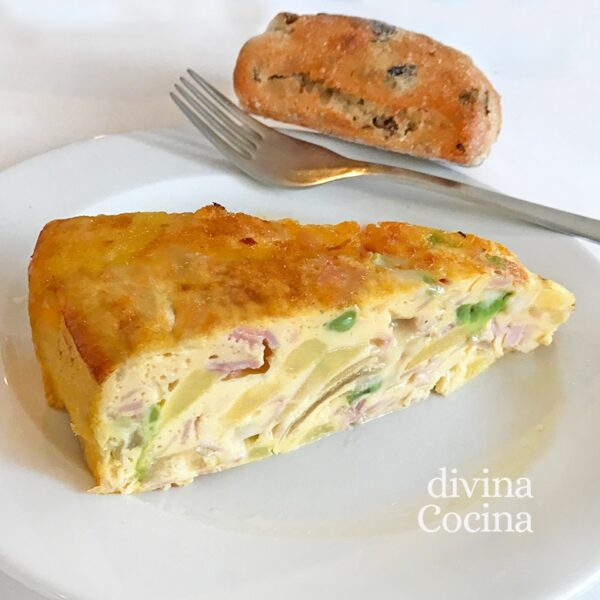 Tortilla de patatas, puerros y jamón