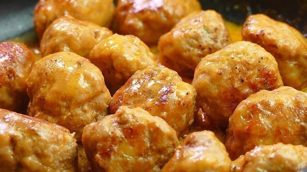 ALBONDIGAS EN SALSA ESPAÑOLA