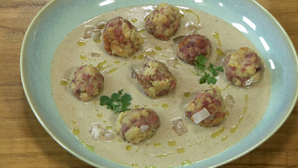 Albóndigas con crema de champiñones