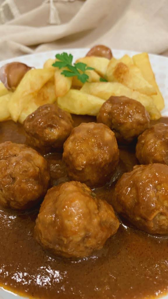 Albóndigas en salsa de cebolla