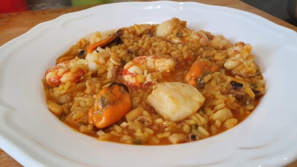 Arroz meloso de merluza y gambones