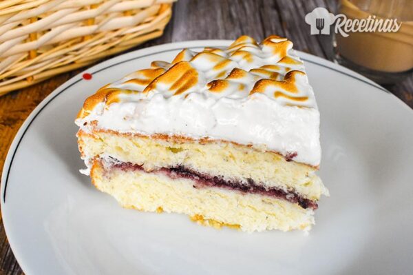 Bizcocho de yogur con merengue