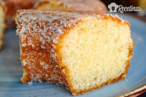Bizcocho esponjoso de coco