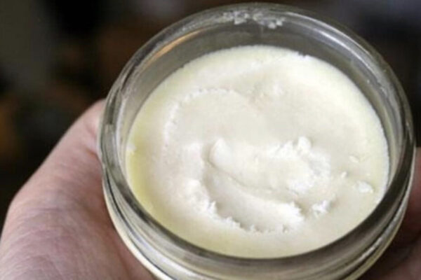 CÓMO CREAR DESODORANTE NATURAL A BASE DE BICARBONATO EN CASA