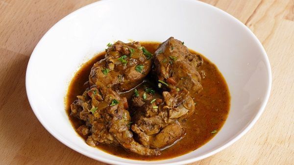 CONEJO A LA CAZADORA GUISADO