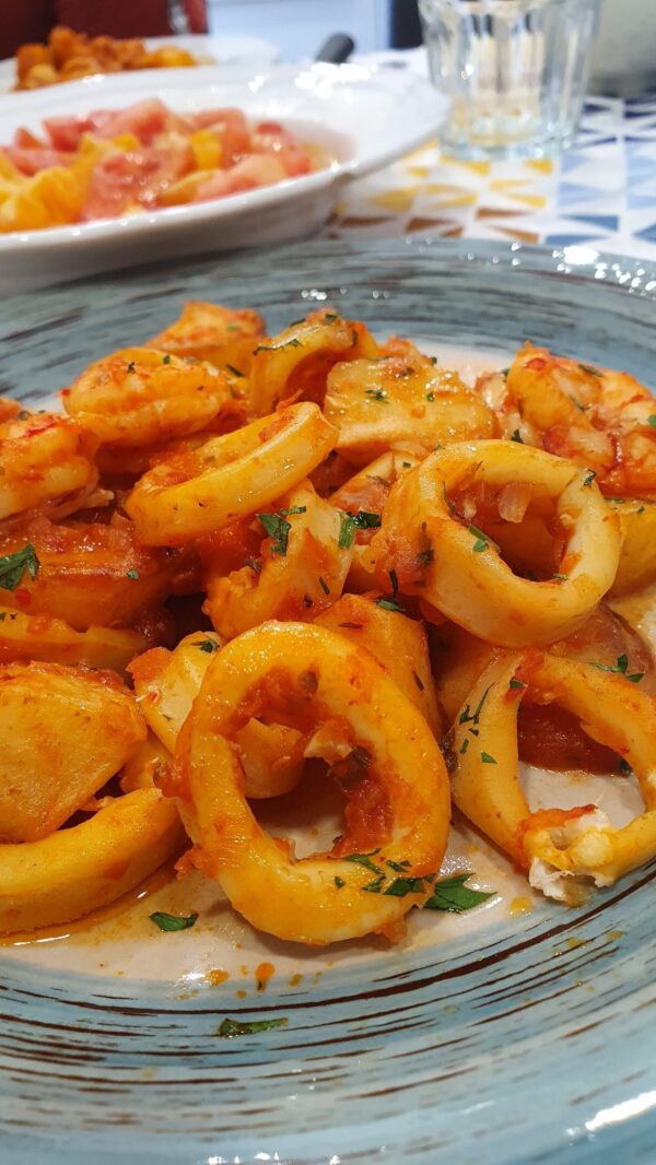 Calamares con gambas al vino blanco