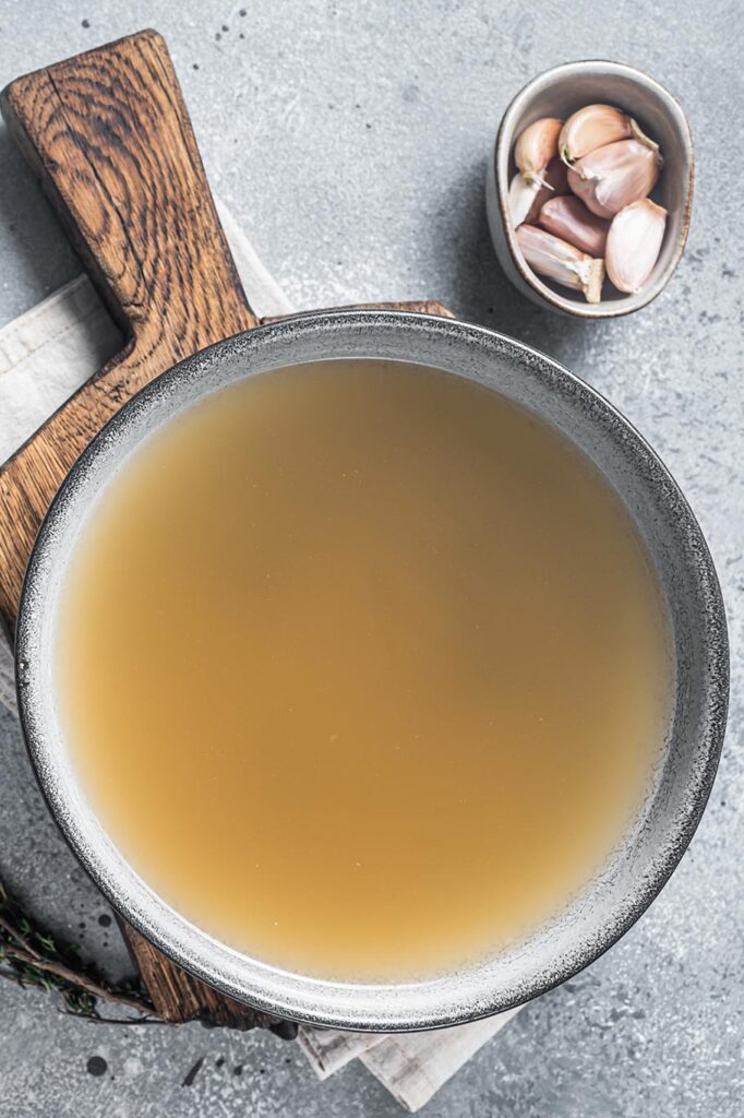 Vista del caldo de pescado