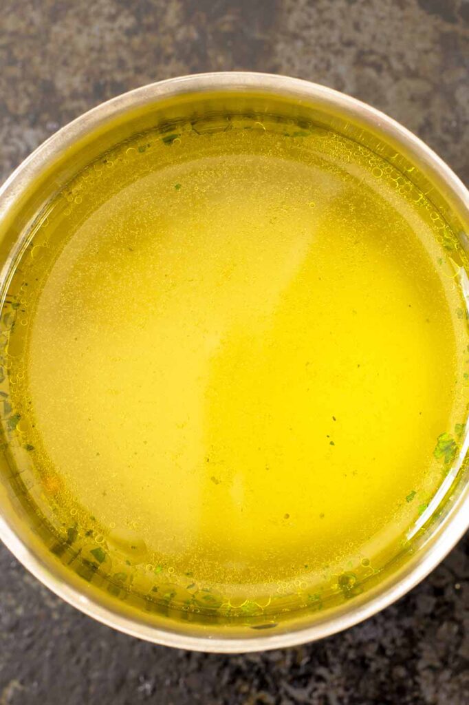 Olla de caldo de pollo