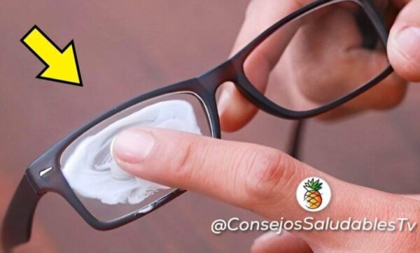 Cómo eliminar los arañazos de los cristales de tus lentes con limones y pasta de dientes y qué funciona