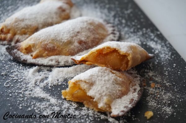 Empanadillas rellenas de manzana