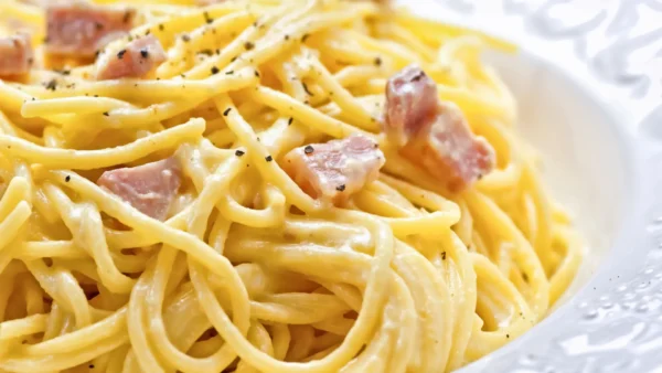 Espaguetis a la Carbonara: Una Deliciosa Receta Tradicional Italiana