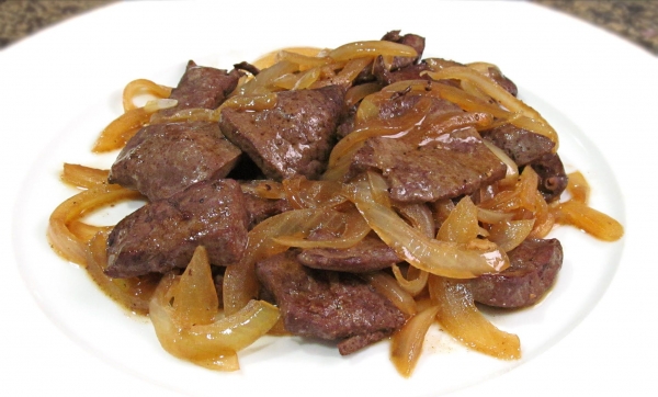 Hígado encebollado