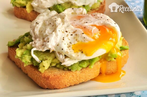 Huevos escalfados o huevos poché