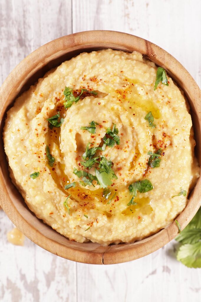 - Recetas de Cocina Vista de un cuenco con hummus