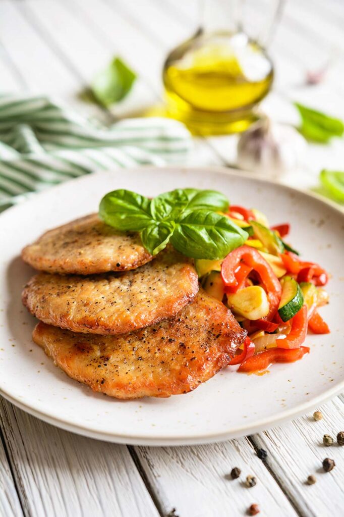 Lomo adobado al ajillo