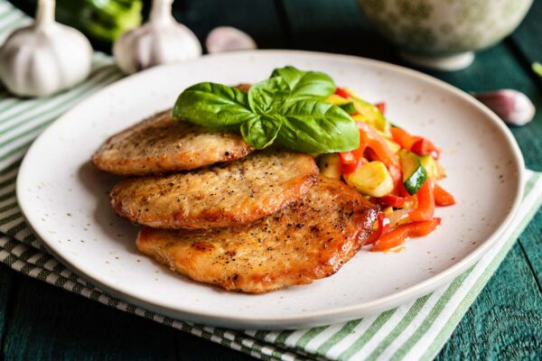 Lomo adobado al ajillo