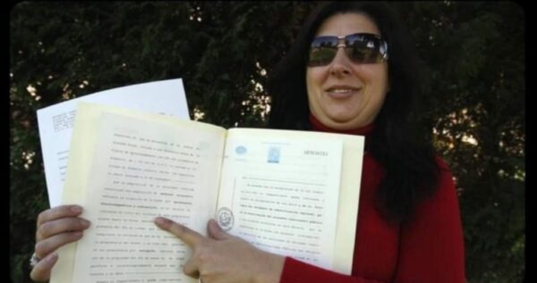 Mujer española se autoproclama dueña del sol y busca financiamiento para el bien común