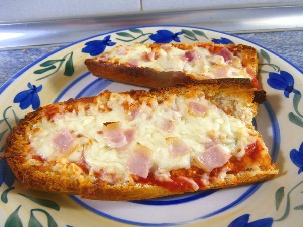 PANINI CASERO O PIZZA EN PAN DE BARRA