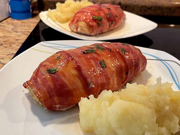 PECHUGAS DE POLLO CON BACON Y QUESO