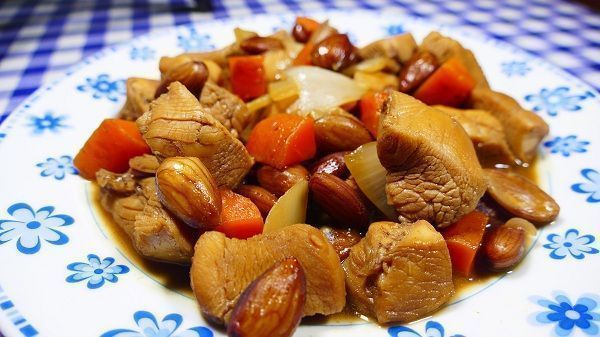 POLLO CON ALMENDRAS CHINO