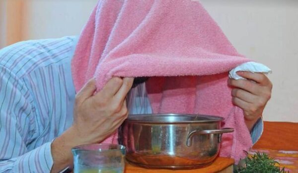 PONER A HERVIR RAMAS DE EUCALIPTO