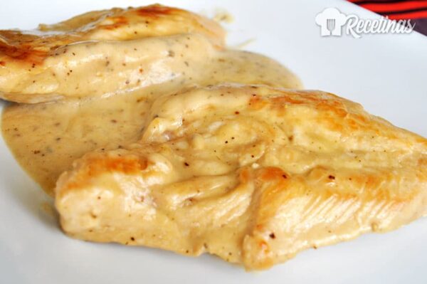 Pechugas de pollo en salsa