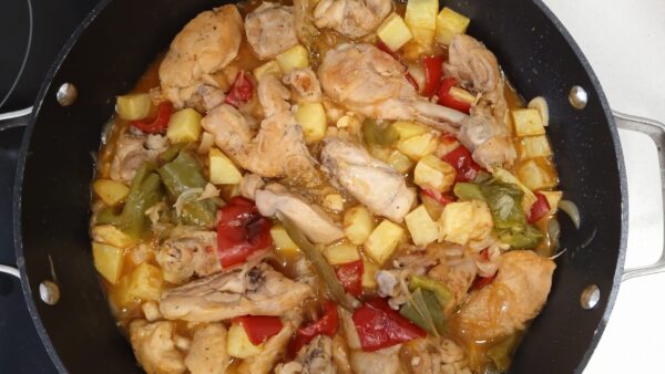 Pollo a la cerveza con pimientos