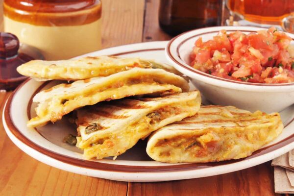 Quesadillas de pollo y aguacate