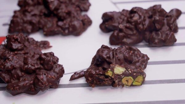 RECETA DE ROCAS DE CHOCOLATE PURO Y FRUTOS SECOS