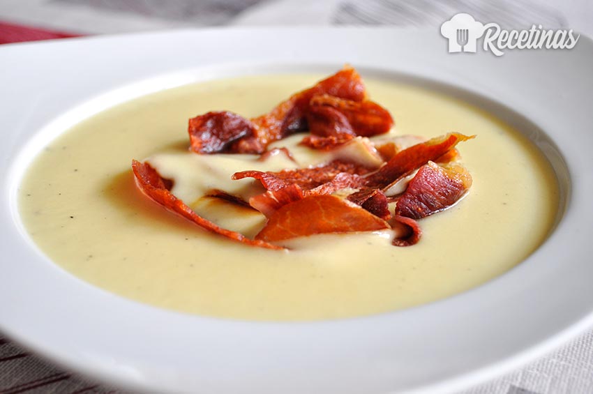Receta de crema de puerros con crujiente de jamón
