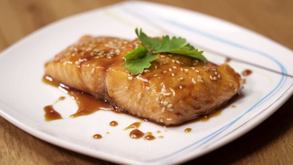 SALMON AL HORNO CON SALSA DE SOJA